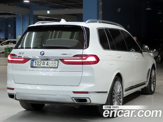 BMW X7 xDrive 40i Design Pure Excellence 7-Seater — пробег 92 600 км — фото 4 из 5