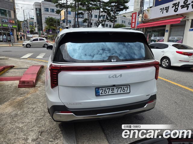 Kia Carnival HEV 9seater Signature — пробег 33 000 км — фото 2 из 5