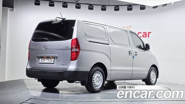 Hyundai Starex 3-Seater VAN Smart Stardard — пробег 96 664 км — фото 2 из 5