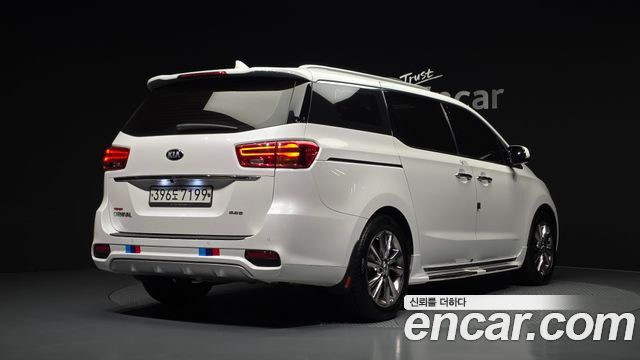 Kia Carnival из Кореи Encar