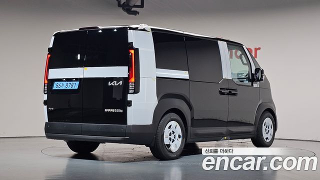 Kia PV5 Cargo Long Long Range Basic — пробег 9 км — фото 2 из 5