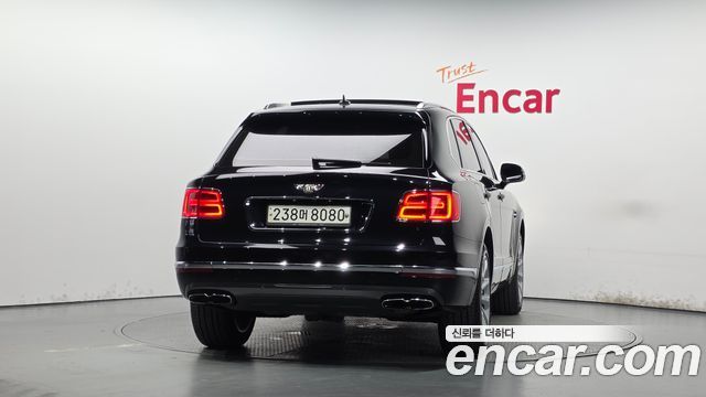 Bentley Bentayga 4.0 V8 — пробег 90 536 км — фото 4 из 5
