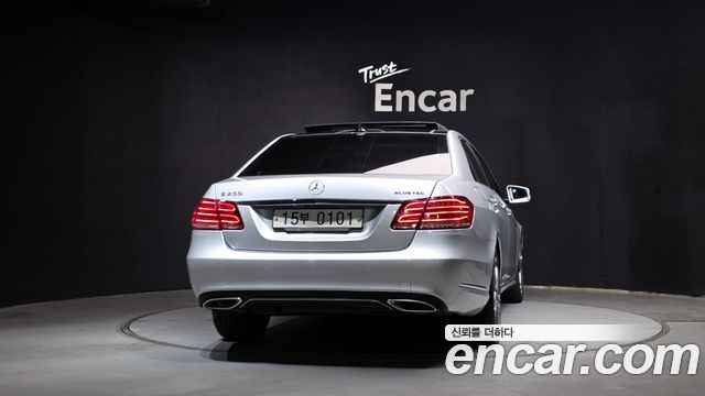 Mercedes-Benz E-Class E250 BlueTec 4MATIC AV — пробег 133 331 км — фото 4 из 5