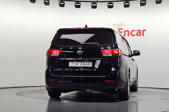 Kia Carnival 11-seater Deluxe — пробег 87 455 км — фото 4 из 5