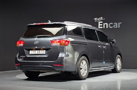 Kia Carnival 11-seater Luxury — пробег 121 008 км — фото 2 из 5