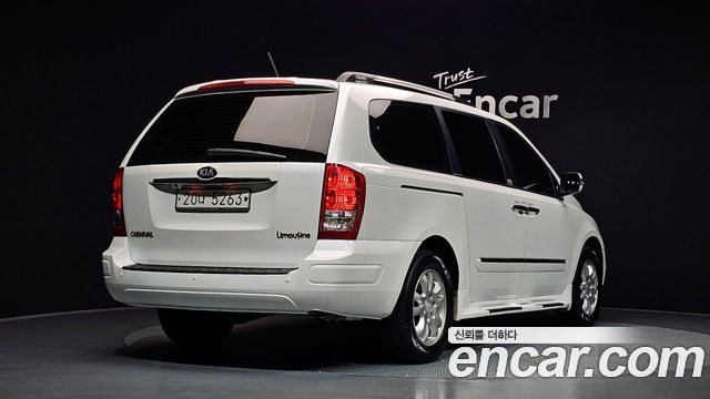 Kia Carnival New Carnival Limousine GLX High-Deluxe — пробег 156 971 км — фото 2 из 5