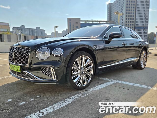 Bentley Flying Spur 4.0 Muliner — пробег 15 000 км — фото 1 из 5