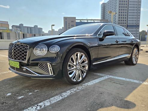 Bentley Flying Spur 4.0 Muliner — пробег 15 000 км — фото 1 из 5