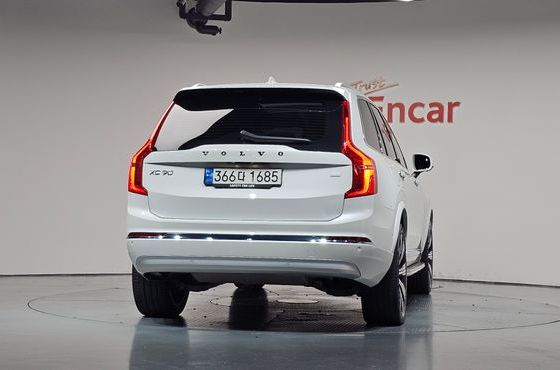 Volvo XC90 T8 Ultimate Bright Hybrid — пробег 59 482 км — фото 4 из 5