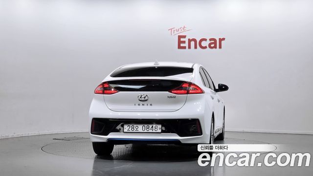Hyundai Ioniq Q — пробег 146 899 км — фото 4 из 5
