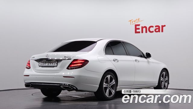 Mercedes-Benz E-Class из Кореи Encar