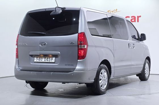 Hyundai Starex Van 5-Seater Modern — пробег 104 672 км — фото 2 из 5