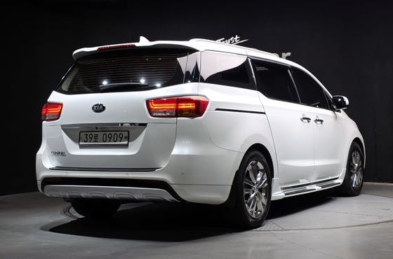 Kia Carnival 9-seater Noblesse — пробег 109 877 км — фото 2 из 5