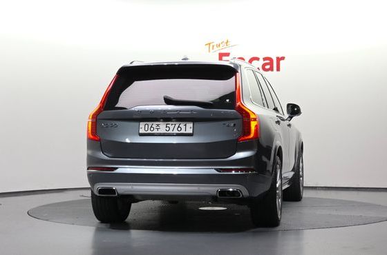 Volvo XC90 T6 Inscription — пробег 143 492 км — фото 4 из 5