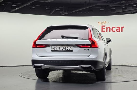 Volvo V90 D5 PRO AWD — пробег 170 507 км — фото 4 из 5