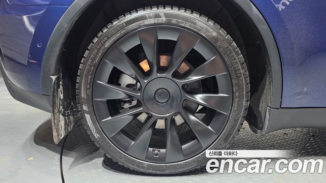 Tesla Model Y Long Range AWD — пробег 43 096 км — фото 5 из 5