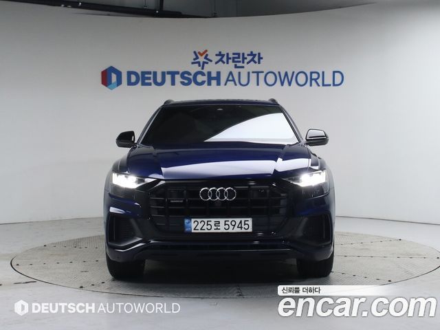 Audi Q8 55 TFSI Quattro Premium — пробег 49 000 км — фото 1 из 5