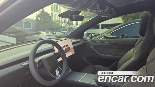 Tesla Model Y L Long Range AWD — пробег 100 км — фото 2 из 5