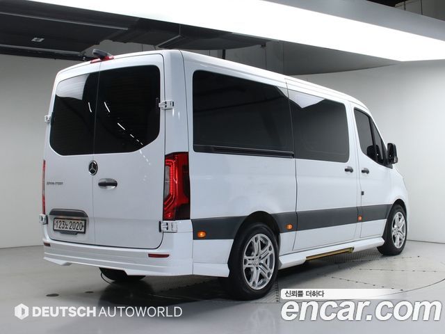 Mercedes-Benz Sprinter 3.0 Diesel W907 — пробег 54 000 км — фото 2 из 5