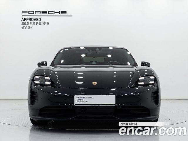 Porsche Taycan GTS — пробег 31 500 км — фото 3 из 5