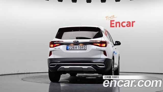 Kia Seltos из Кореи Encar