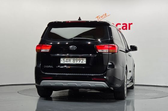 Kia Carnival 9-seater Prestige — пробег 130 454 км — фото 4 из 5