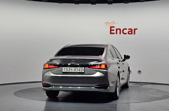 Lexus ES Executive — пробег 69 038 км — фото 4 из 5