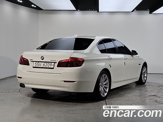 BMW 5-Series 528i xDrive — пробег 102 900 км — фото 4 из 5