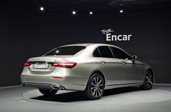 Mercedes-Benz E-Class E300e 4MATIC Exclusive — пробег 82 203 км — фото 2 из 5