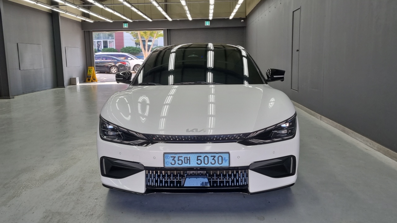Kia EV6 Long Range 4WD Earth — пробег 134 000 км — фото 3 из 5
