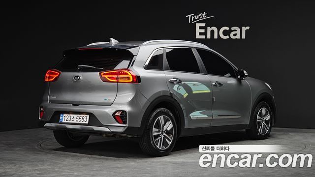 Kia Niro 1.6 HEV Prestige — пробег 127 190 км — фото 2 из 5