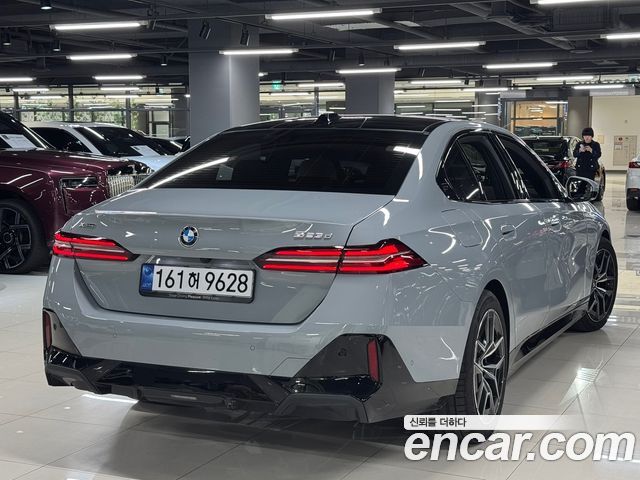 BMW 5-Series 523d xDrive M Sport — пробег 5 200 км — фото 3 из 5