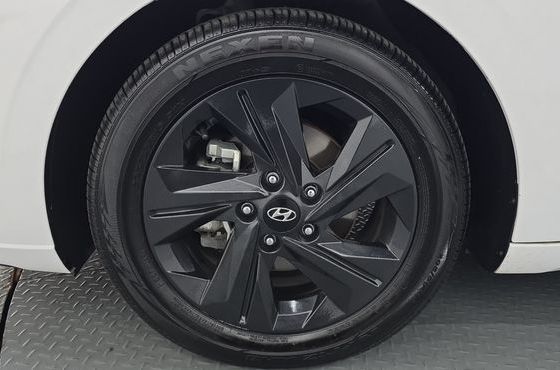 Hyundai AVANTE Smart — пробег 71 909 км — фото 5 из 5