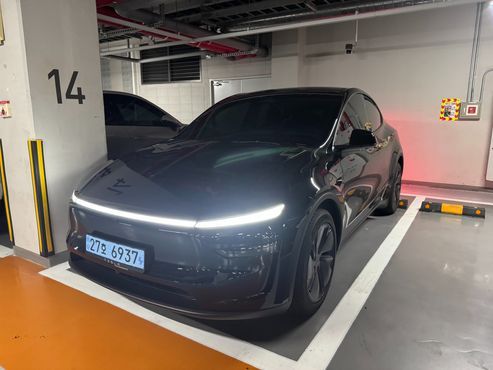 Tesla Model Y Premium RWD — пробег 700 км — фото 2 из 5