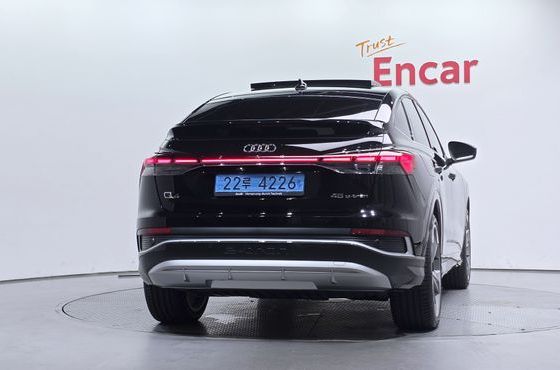 Audi Q4 e-tron 45 Premium Sportback — пробег 1 479 км — фото 4 из 5