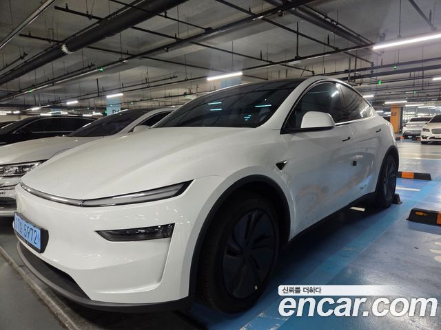 Tesla Model Y Long Range AWD — пробег 5 781 км — фото 2 из 5