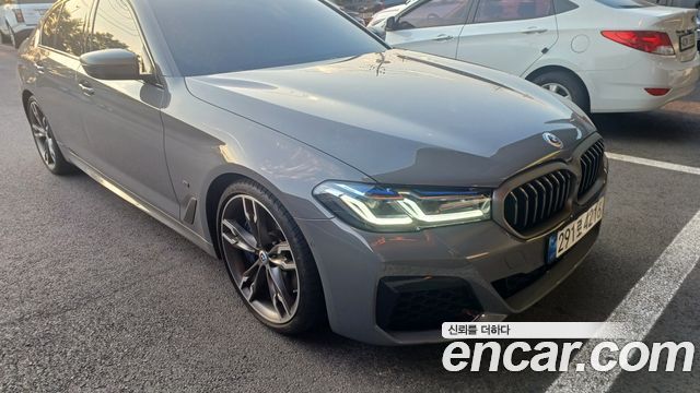 BMW 5-Series M550i xDrive — пробег 4 395 км — фото 2 из 5