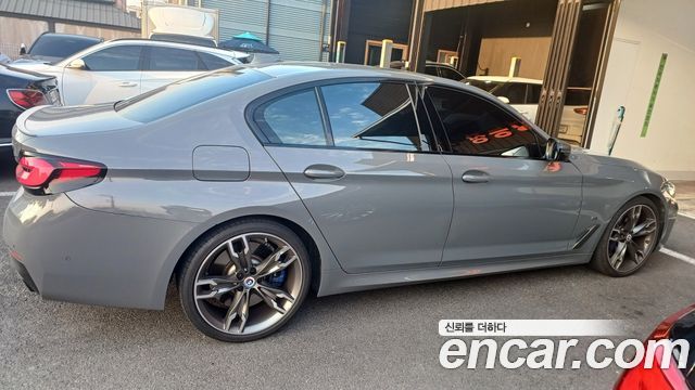 BMW 5-Series M550i xDrive — пробег 4 395 км — фото 3 из 5