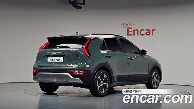 Kia Niro Prestige — пробег 90 399 км — фото 2 из 5