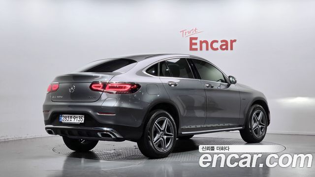 Mercedes-Benz GLC-Class GLC300e 4MATIC Coupe — пробег 67 459 км — фото 2 из 5