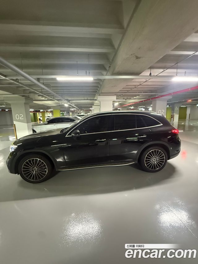 Mercedes-Benz GLC-Class GLC300 4MATIC AMG Line — пробег 33 000 км — фото 2 из 5