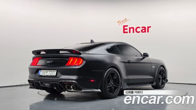 Ford Mustang GT Coupe — пробег 30 185 км — фото 2 из 5