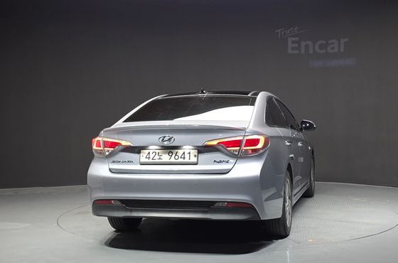 Hyundai Sonata 2.0 HEV Premium — пробег 175 242 км — фото 4 из 5