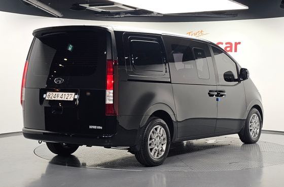 Hyundai Staria Cargo 5-Seater Modern — пробег 130 942 км — фото 2 из 5