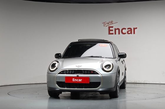 Mini Cooper 5 Door Favoured — пробег 9 568 км — фото 3 из 5