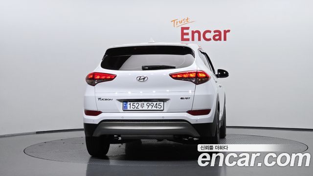 Hyundai Tucson Diesel 1.7 2WD Style — пробег 113 980 км — фото 4 из 5