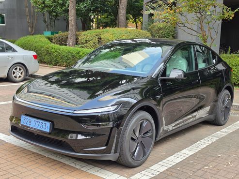 Tesla Model Y Premium RWD — пробег 31 км — фото 2 из 5