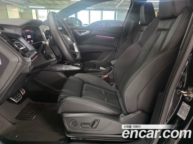 Audi Q4 e-tron 45 Premium Sportback — пробег 7 600 км — фото 4 из 5