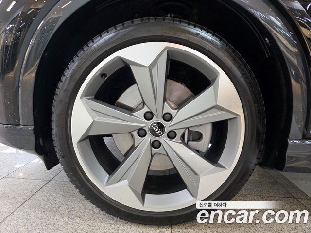Audi Q4 e-tron 45 Premium Sportback — пробег 7 600 км — фото 5 из 5
