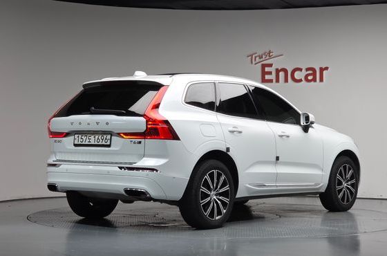 Volvo XC60 T6 Inscription — пробег 56 553 км — фото 2 из 5